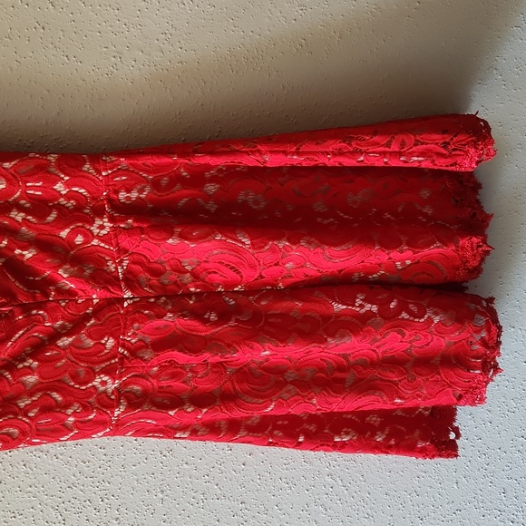 Pretty, red Francesca's lace dress in great condition! - Picture 7 of 13